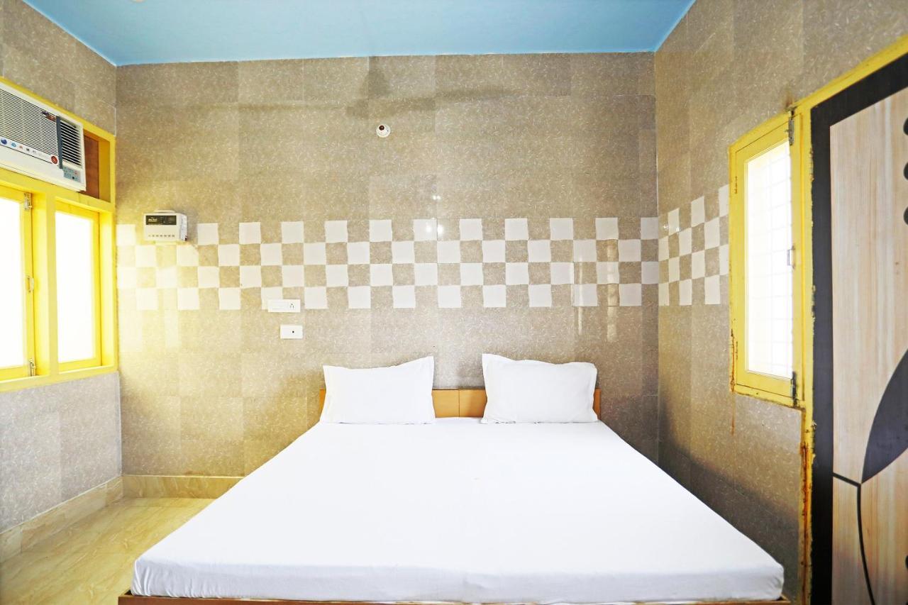 Oyo 44361 Shri Lajjaram Ashram Hotel Vrindavan Exterior photo